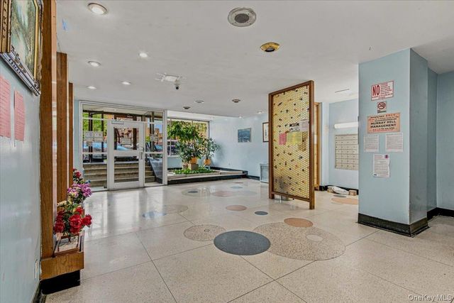 143-30 Roosevelt Avenue 3L, Flushing, NY 11354
