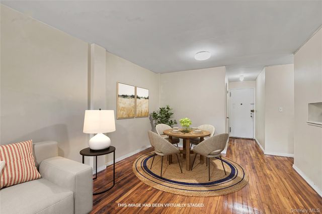 143-30 Roosevelt Avenue 3L, Flushing, NY 11354