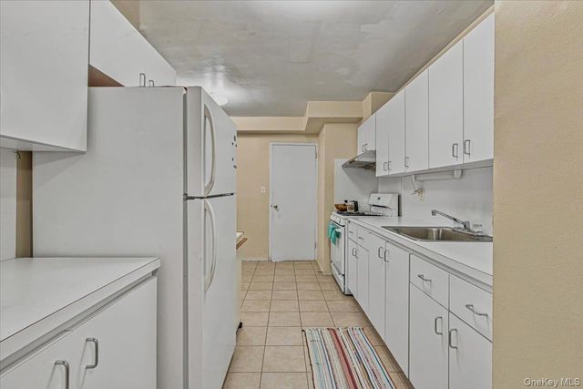 143-30 Roosevelt Avenue 3L, Flushing, NY 11354