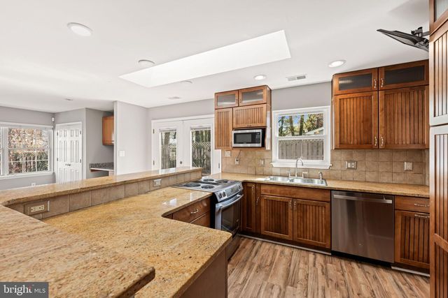 8635 OLD MOUNT VERNON RD, Alexandria, VA 22309