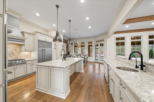 547 LAMBS BROOK LN, Collierville, TN 38017