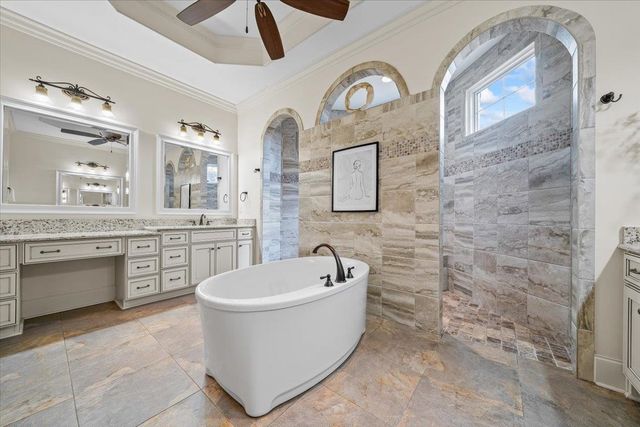 547 LAMBS BROOK LN, Collierville, TN 38017