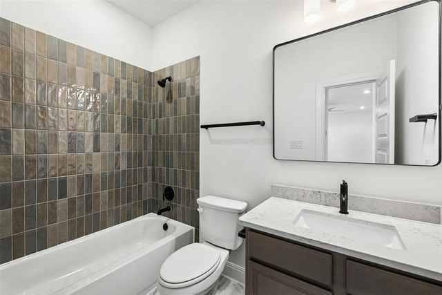 17305 Silverman DR, Pflugerville, TX 78660
