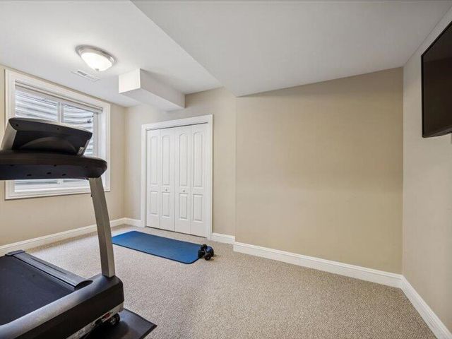 688 S Mitchell Avenue, Elmhurst, IL 60126