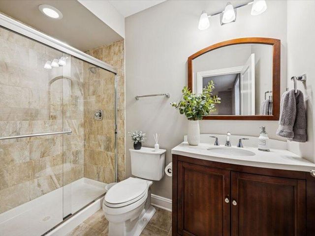 688 S Mitchell Avenue, Elmhurst, IL 60126