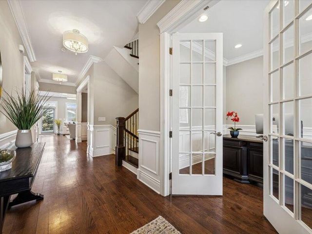 688 S Mitchell Avenue, Elmhurst, IL 60126