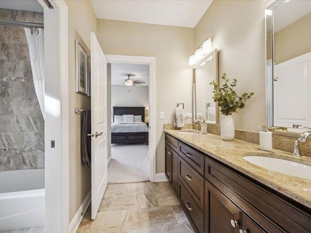 688 S Mitchell Avenue, Elmhurst, IL 60126