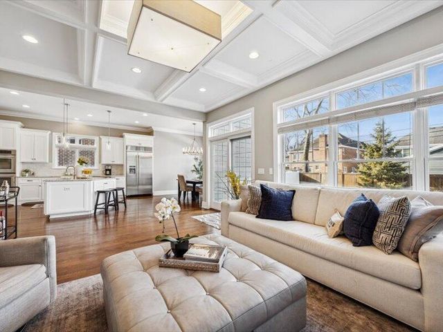 688 S Mitchell Avenue, Elmhurst, IL 60126