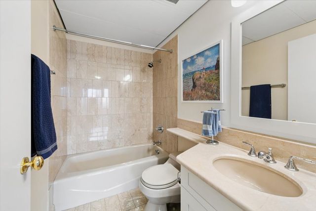 161 E Chicago Avenue 40DE, Chicago, IL 60611