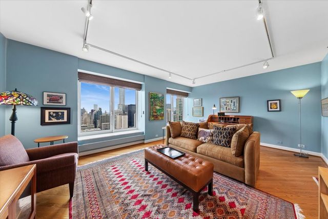 161 E Chicago Avenue 40DE, Chicago, IL 60611