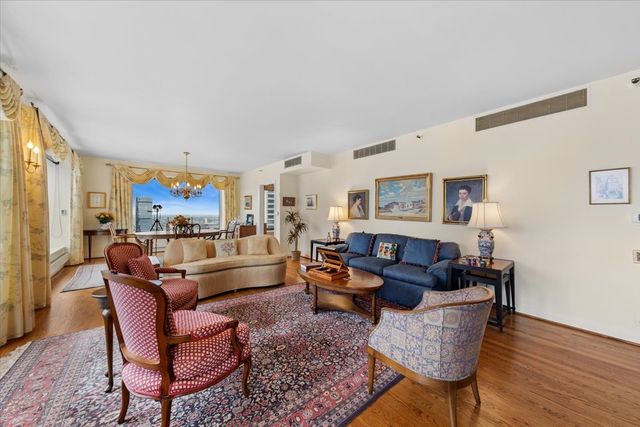 161 E Chicago Avenue 40DE, Chicago, IL 60611