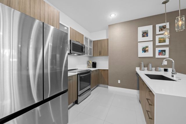 1025 NE 18th Avenue 102, Fort Lauderdale, FL 33304