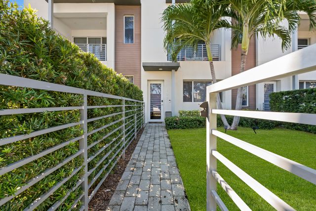 1025 NE 18th Avenue 102, Fort Lauderdale, FL 33304