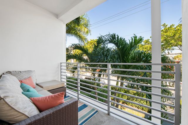 1025 NE 18th Avenue 102, Fort Lauderdale, FL 33304