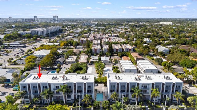 1025 NE 18th Avenue 102, Fort Lauderdale, FL 33304