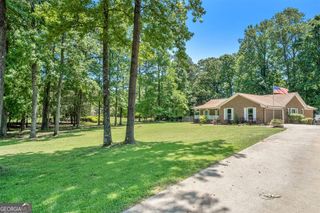 2260 Castle Lake Drive, Tyrone, GA 30290