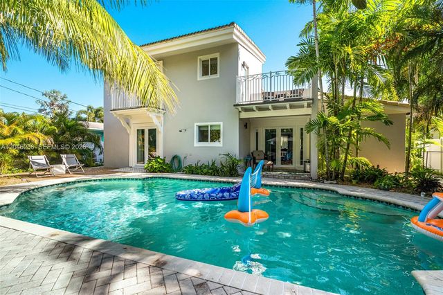 517 NE 2nd Pl, Dania Beach, FL 33004