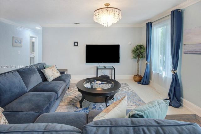 517 NE 2nd Pl, Dania Beach, FL 33004