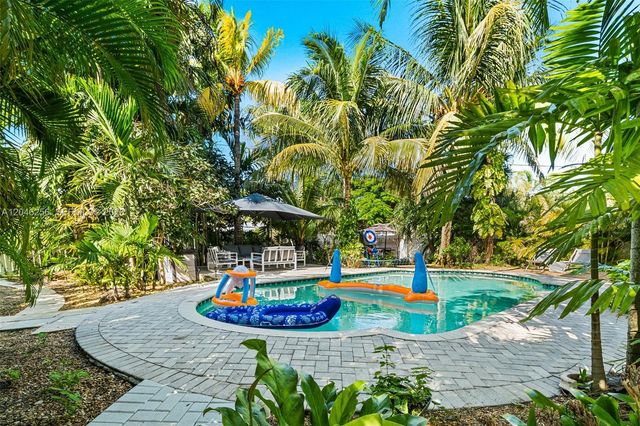 517 NE 2nd Pl, Dania Beach, FL 33004