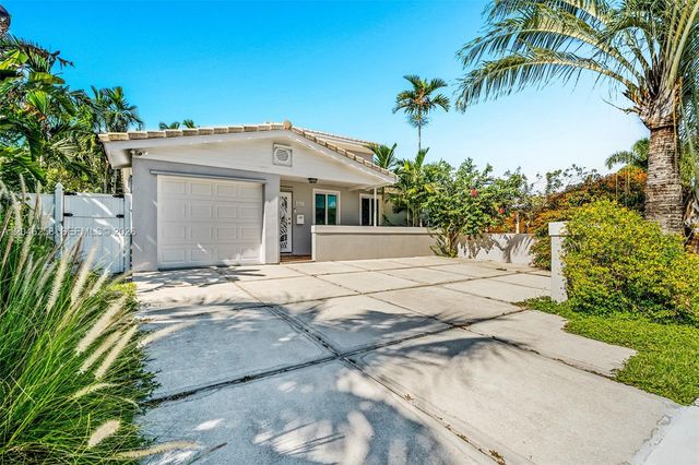 517 NE 2nd Pl, Dania Beach, FL 33004