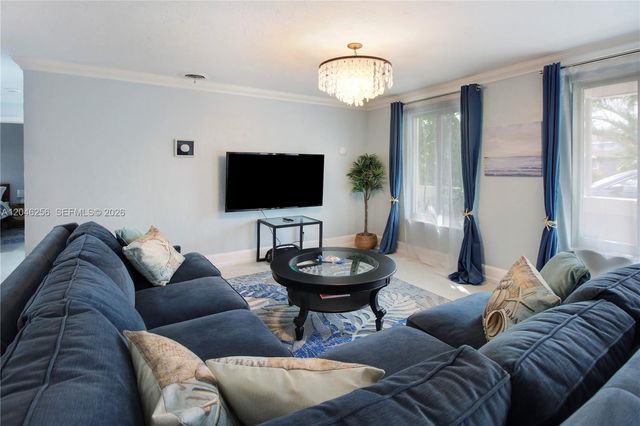 517 NE 2nd Pl, Dania Beach, FL 33004
