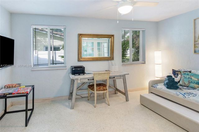 517 NE 2nd Pl, Dania Beach, FL 33004