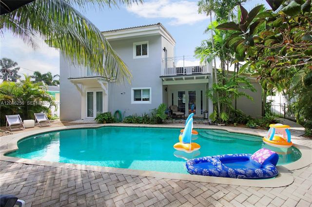 517 NE 2nd Pl, Dania Beach, FL 33004
