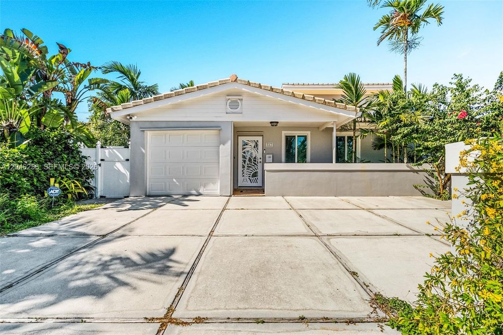 517 NE 2nd Pl, Dania Beach, FL 33004