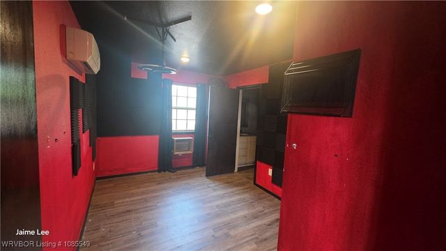 35773 Pleasant Valley Road, Wister, OK 74966