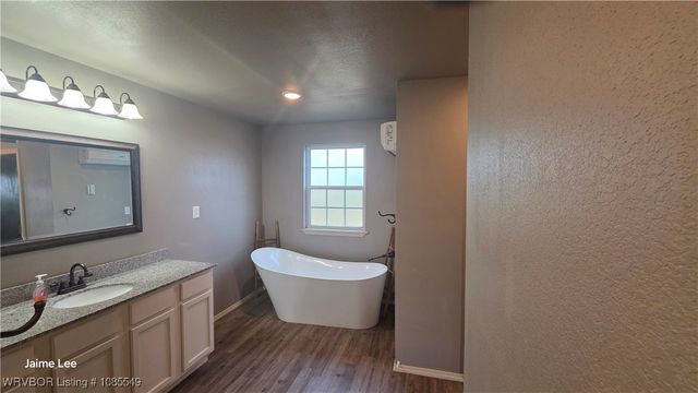 35773 Pleasant Valley Road, Wister, OK 74966