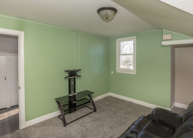 2330 38th Street, Rock Island, IL 61201