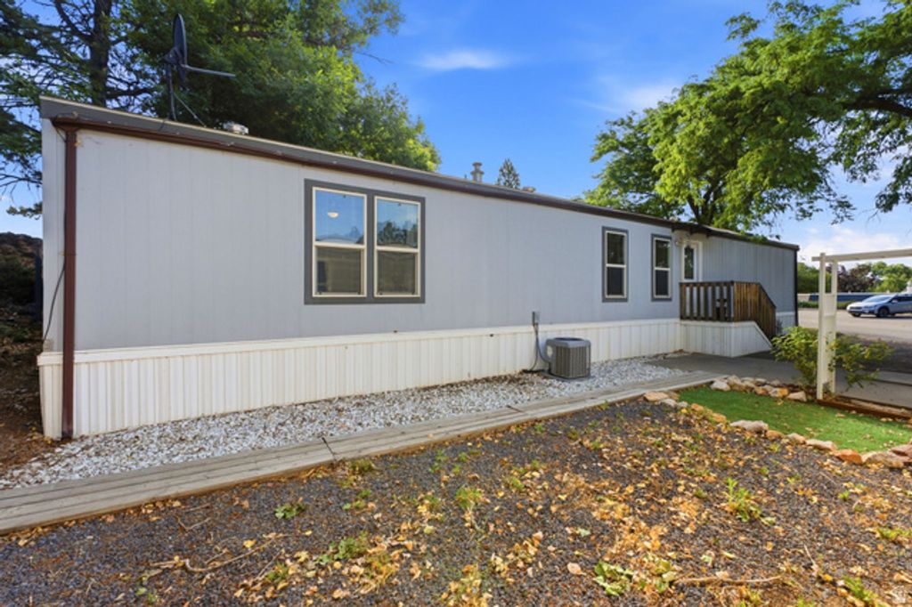 2875 N HILLFIELD RD #62, Layton, UT 84041 — photo 4