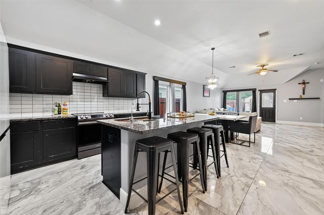 12611 Providence Cove Court, Houston, TX 77086