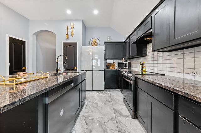 12611 Providence Cove Court, Houston, TX 77086