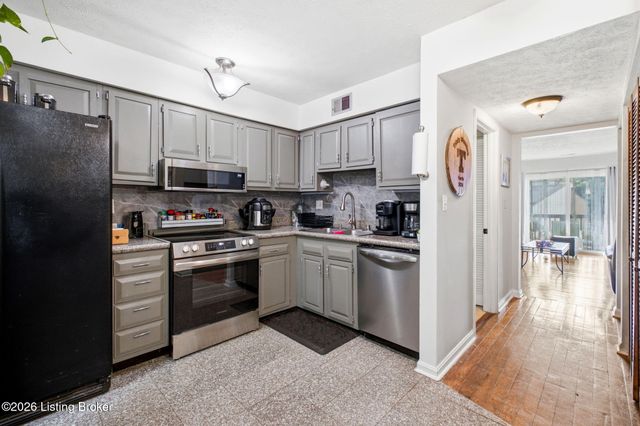 11409 N Tazwell Dr, Louisville, KY 40241