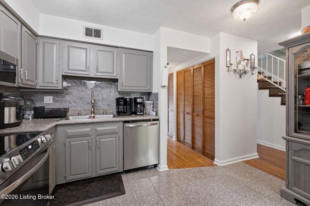 11409 N Tazwell Dr, Louisville, KY 40241