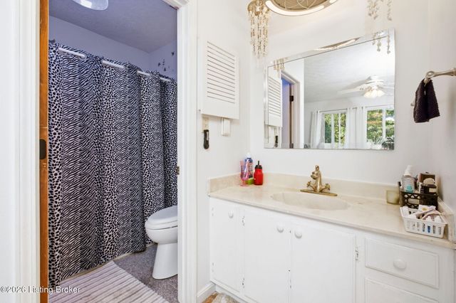 11409 N Tazwell Dr, Louisville, KY 40241
