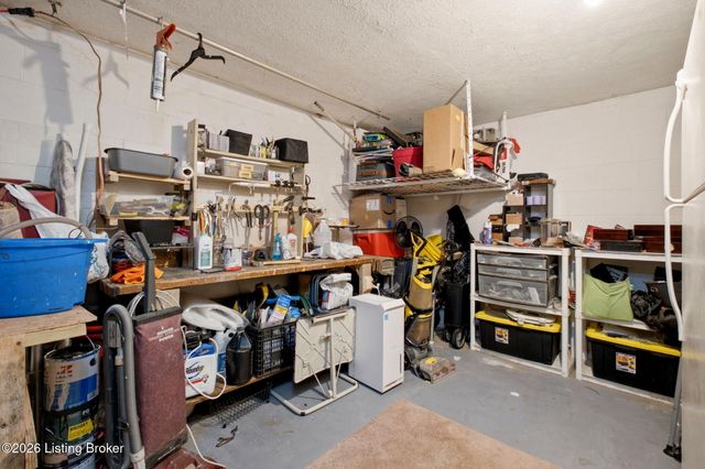 11409 N Tazwell Dr, Louisville, KY 40241