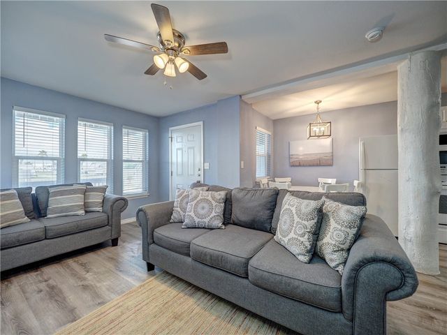 419 6th St, Port Aransas, TX 78373