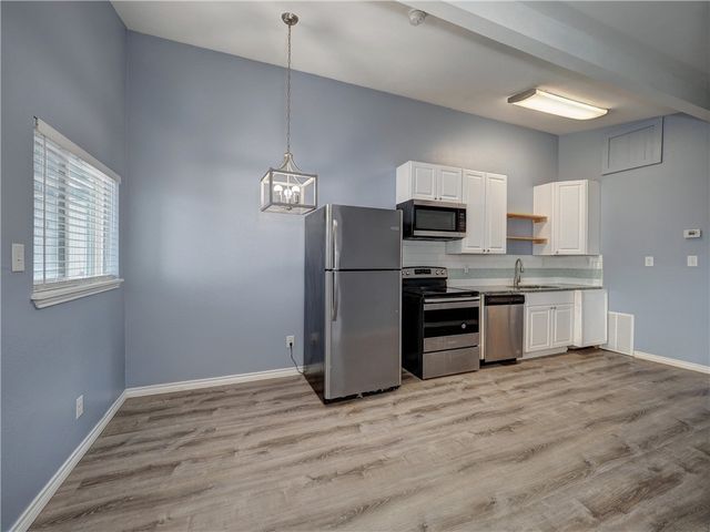 419 6th St, Port Aransas, TX 78373