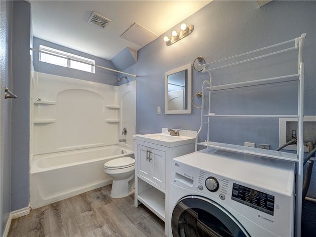 419 6th St, Port Aransas, TX 78373