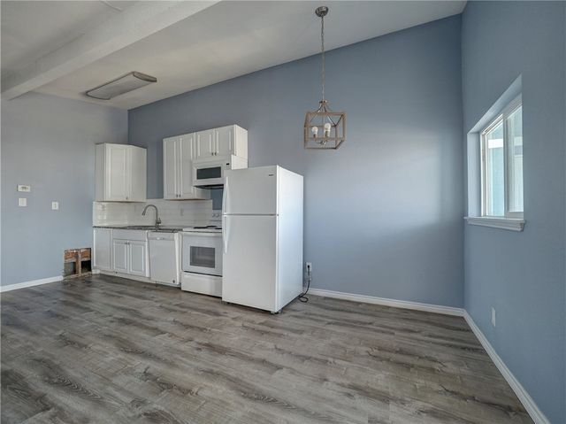 419 6th St, Port Aransas, TX 78373