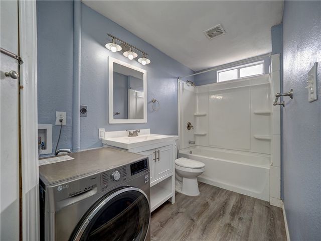 419 6th St, Port Aransas, TX 78373