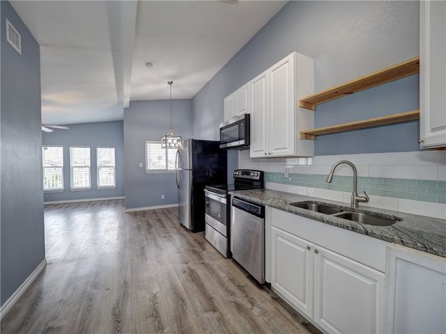 419 6th St, Port Aransas, TX 78373