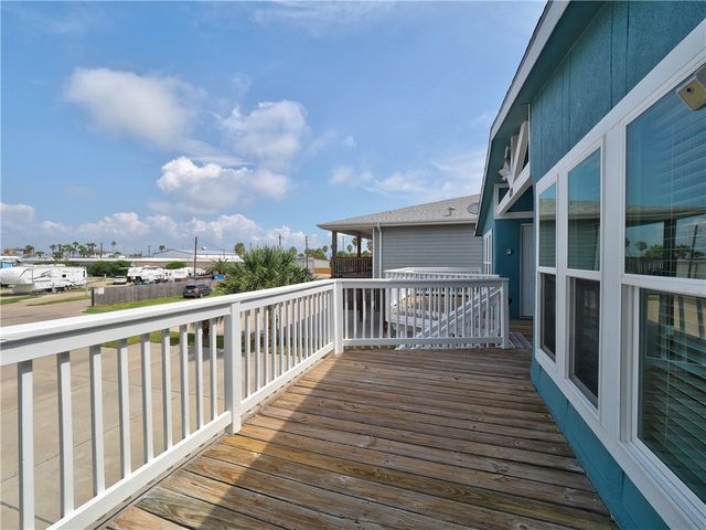 419 6th St, Port Aransas, TX 78373