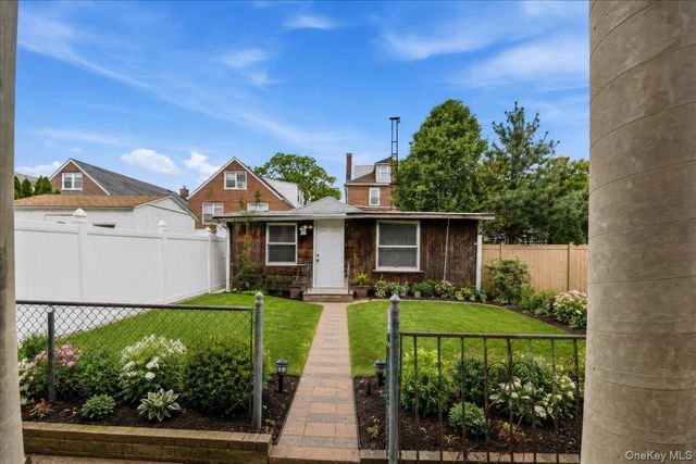 2563 Laconia Avenue, Bronx, NY 10469