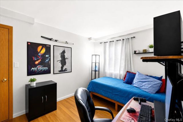 2563 Laconia Avenue, Bronx, NY 10469