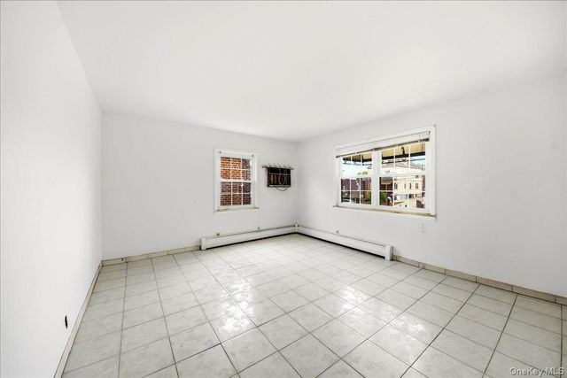 2563 Laconia Avenue, Bronx, NY 10469