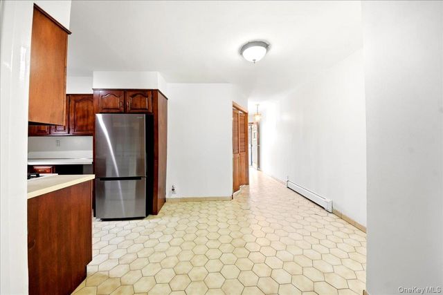 2563 Laconia Avenue, Bronx, NY 10469