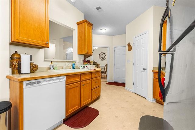 825 Lincoln Square, Locust Grove, GA 30248